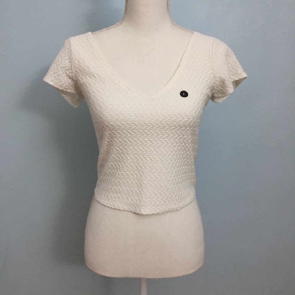 ✨NWT Hollister | White V-Neck Crop Top | Size L
